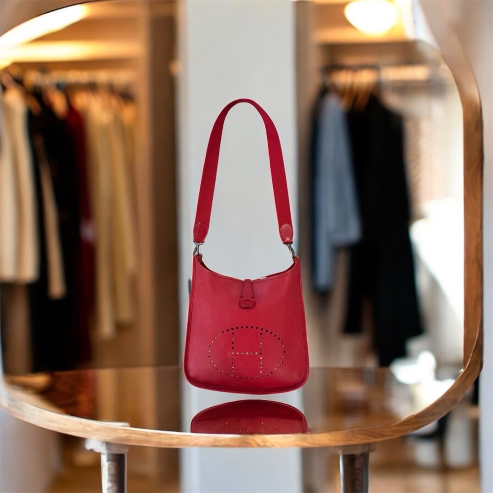 Evelin III 29 PM Elegant Red Leather Shoulder Bag